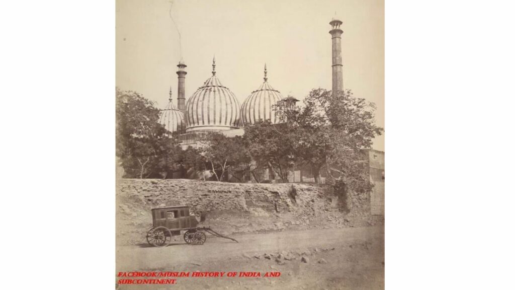 Zinatunnissa mosque, clicked by John Murray in 1858