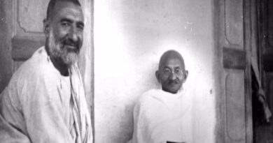 Views of Mahatma Gandhi on India's Independence as told to Wali Khan (son of Badshah Khan)
