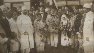When Bi Amma (mother of Ali Brothers) addressed public along with Mahatma Gandhi in a veil (Burkha)