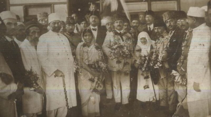 When Bi Amma (mother of Ali Brothers) addressed public along with Mahatma Gandhi in a veil (Burkha)