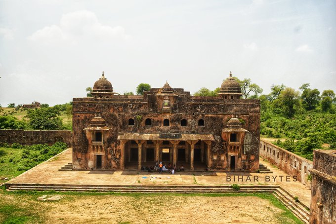 This is Diwan- E- Aam of Rohtasgarh Fort, Bihar situated on the Kaimur hills. It was a place dedicated to common people where the king used to hear and decide the grievances of his people. / @BiharBytes