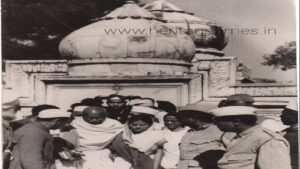 Mahatma Gandhi visited Dargah of Qutubbudin Bakhtiyar Kaki, Mehrauli, Delhi amidst the communal riots on 27th January, 1948.