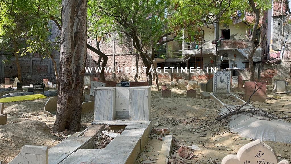 Grave of Saifuddin Kitchlew, the leader of Jallianwala Bagh